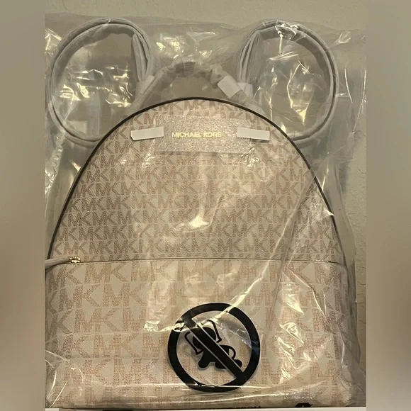 Congrats Bag_hag 🥰.  Shoe High Top Keychain & Magnetic Bookmark - Picture 3 of 11